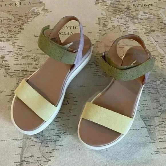 Sorel Cameron Platform Sandals
8 NWOB - Picture 1 of 7